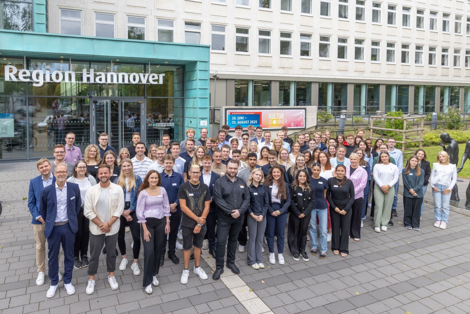 84 neue Nachwuchskräfte starten bei der Region ins Berufsleben