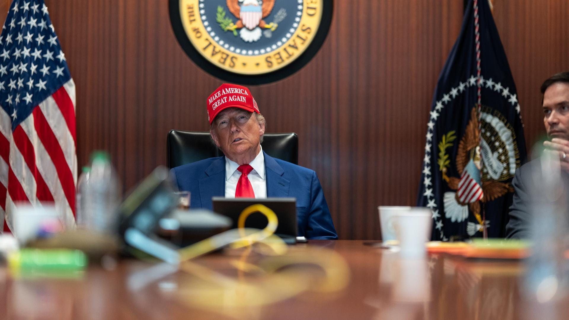 Alarmstufe Rot am Golf: Trumps „Große Armada“ vor dem Schlag – Steht der Iran-Krieg unmittelbar bevor?