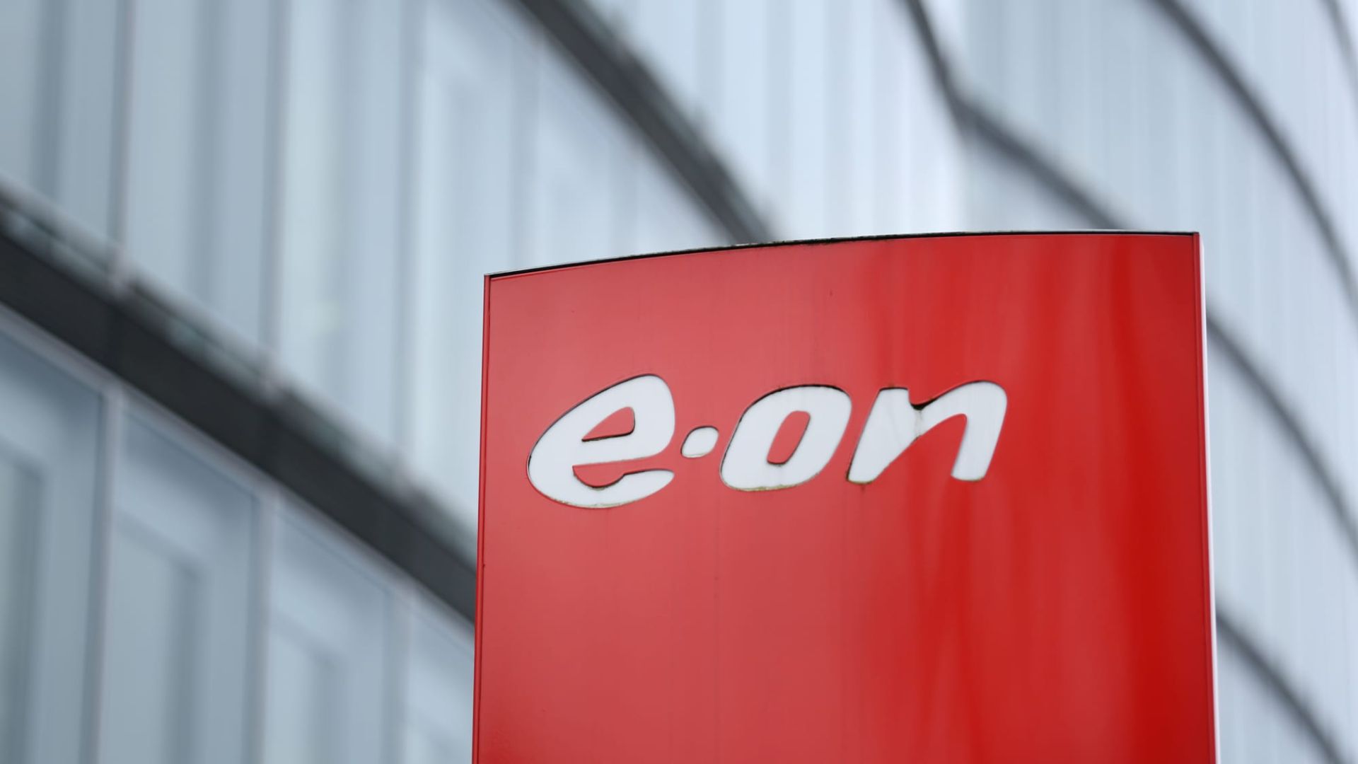 E.ON sichert sich Milliardensegen im grünen Kapitalmarkt — Energiekonzern zieht Investoren mit Nachhaltigkeitsanteil an