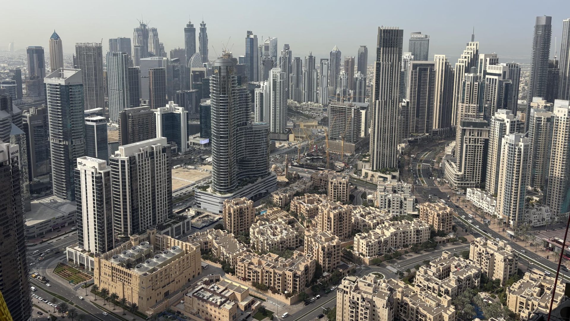 Raketen über Dubai: Wackelt das Geschäftsmodell der Wüstenmetropole?