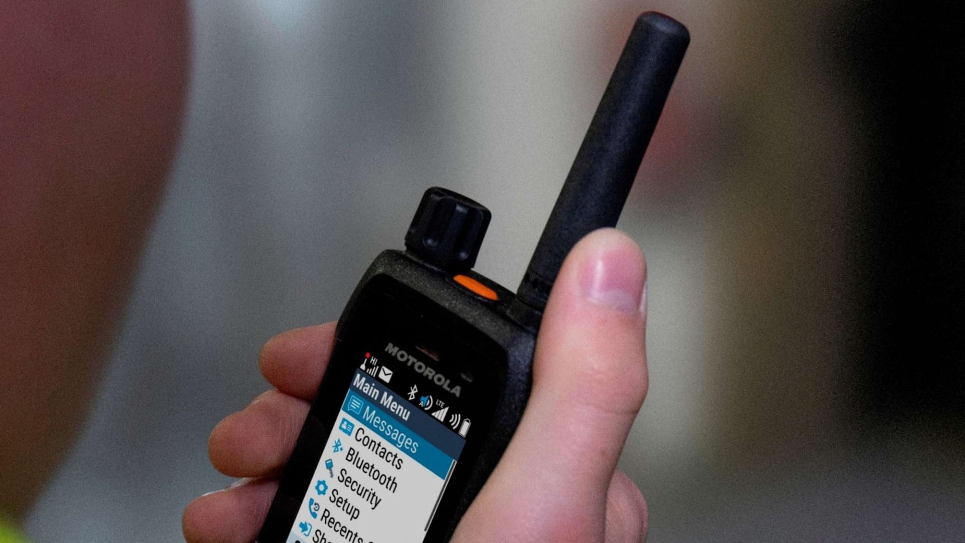 Rekord-Jagd bei Motorola Solutions: Sicherheits-Gigant sitzt auf 15-Milliarden-Dollar-Goldschatz