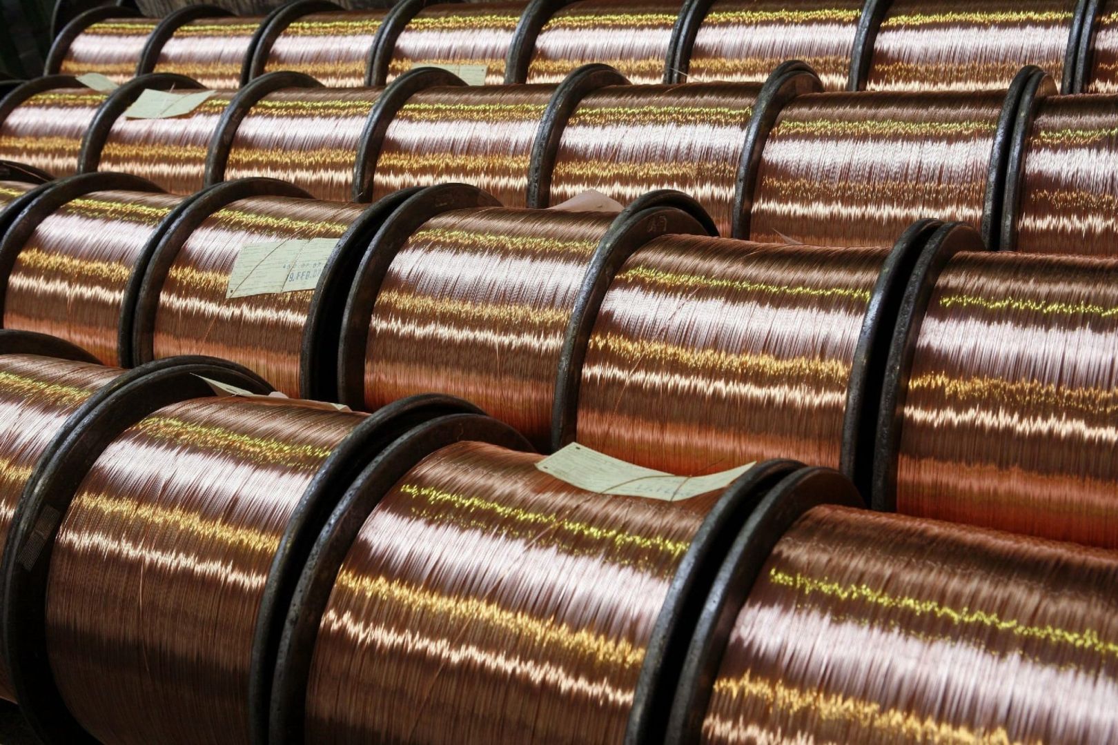 Rohstoffmärkte unter Druck: Kupfer und Öl verlieren an Momentum