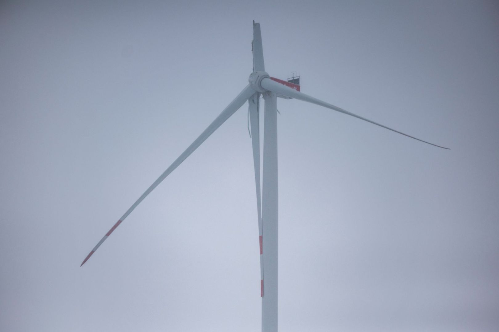 A44 gesperrt - Problem mit Windrad