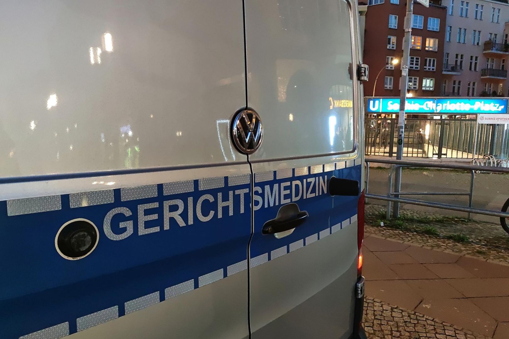 Absperrung nach Berliner Messerattacke am 12.04.2025