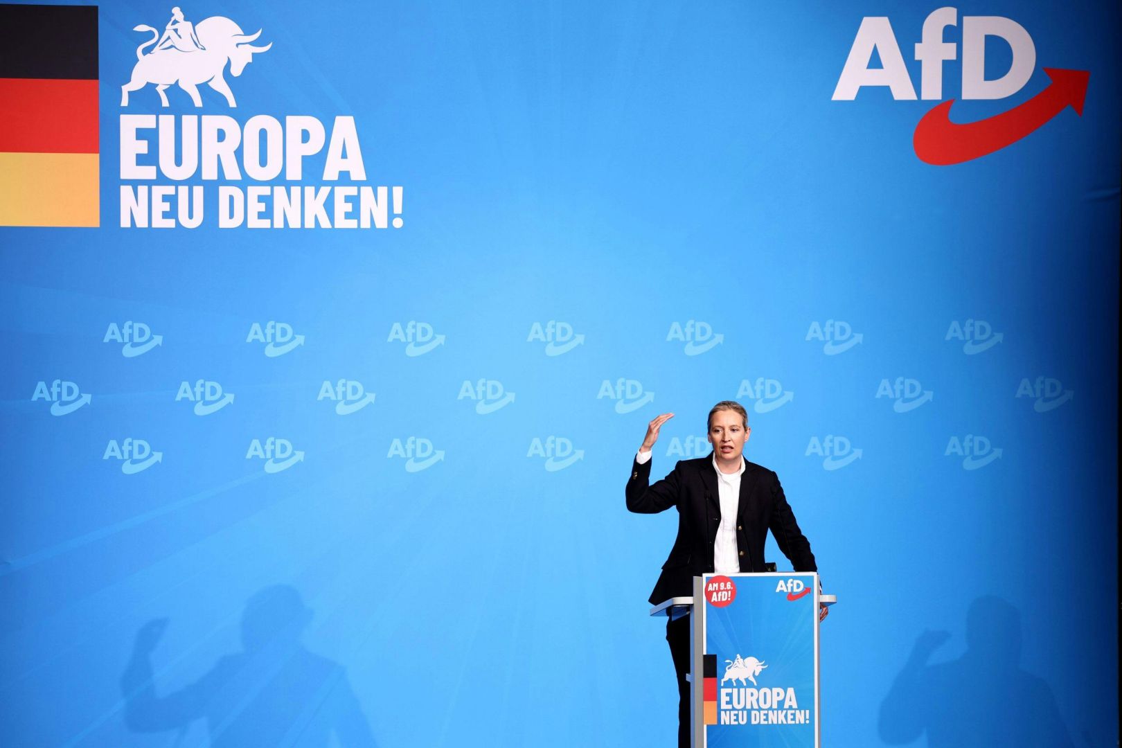 AfD im Russland-Streit – Weidel droht mit Parteiausschluss