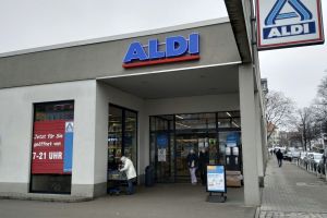 Aldi Nord führt Bargeldabhebungen ab 1 Euro ein: Deutschlands Konsumenten bleiben cashlastig