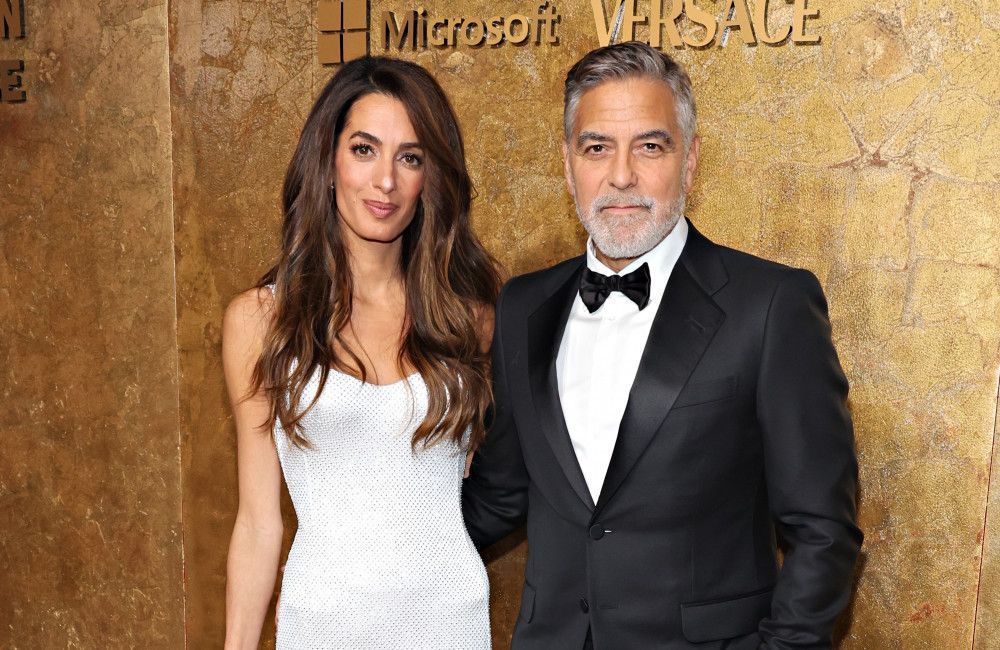 Amal Clooney nahm nicht an George Clooneys Premiere am Broadway teil, um sich um ihre Kinder kümmern zu können.