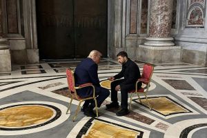 Annäherung am Sarg des Papstes – Trump und Selenskyj sprechen über Friedensplan für die Ukraine