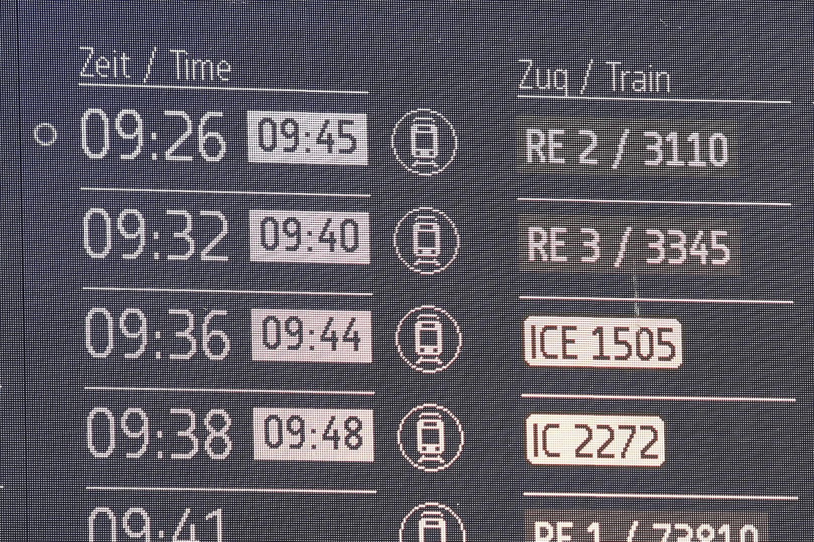 Anzeigetafel bei der Deutschen Bahn (Archiv)