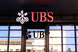 Apple bleibt UBS-Favorit – warum der Bankenriese trotzdem an der Spitze verkauft