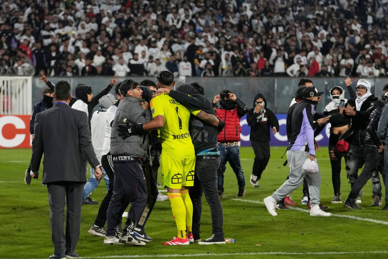 Ausschreitungen Spiel  Colo Colo - Fortaleza in Santiago de Chile