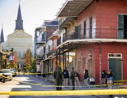 Auto fährt in Menschenmenge in New Orleans