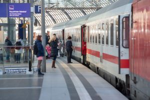 Bahn, Ladekabel, Steuern – was sich im Dezember ändert