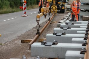 Bauarbeiten an einer Bahnstrecke (Archiv)