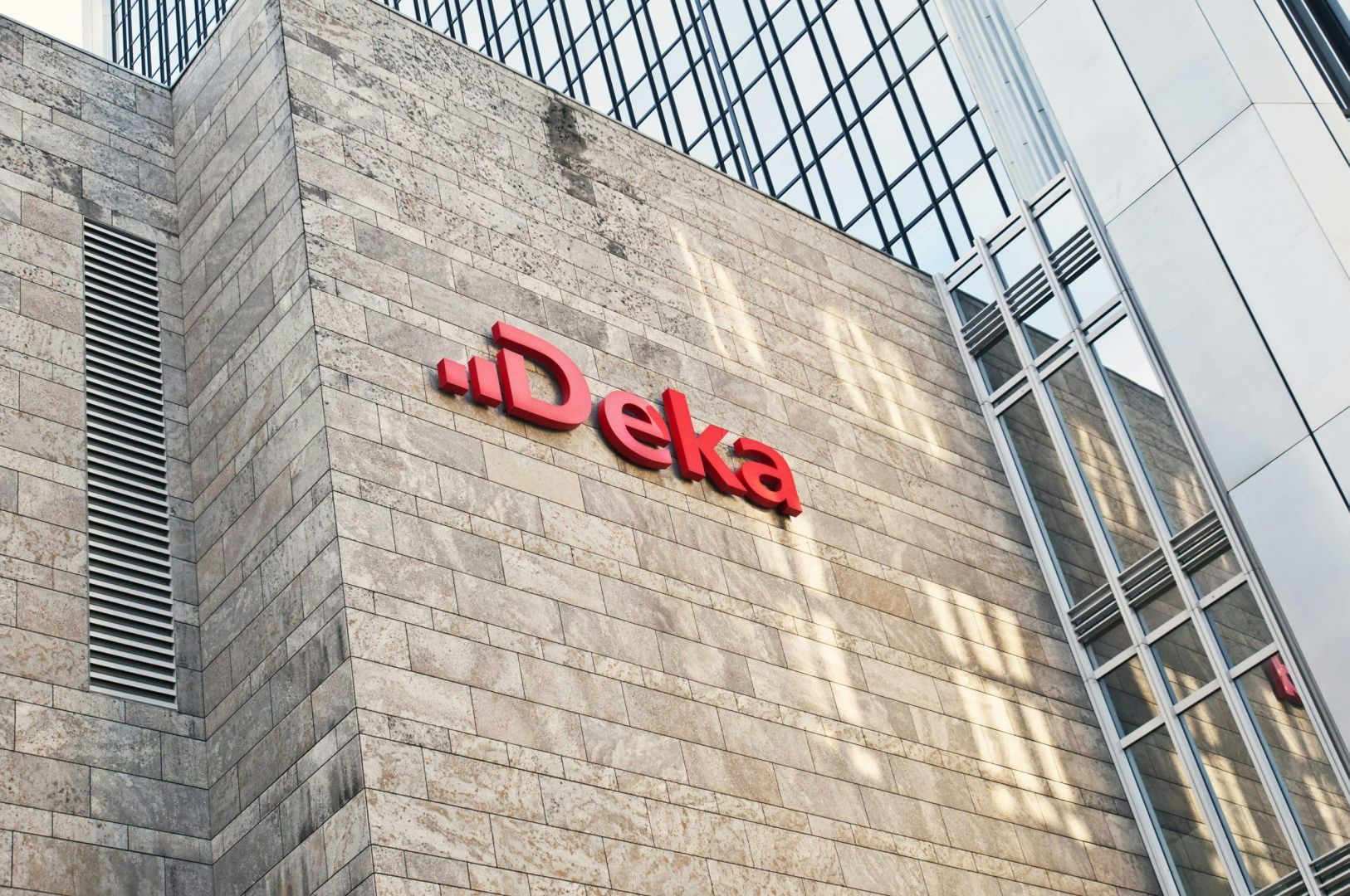 Beteiligung an Scope: Dekabank stärkt europäische Rating-Infrastruktur