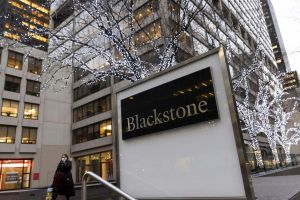 Blackstone verzeichnet schwächstes Umsatzwachstum seit 2010 und plant Aktienangebote