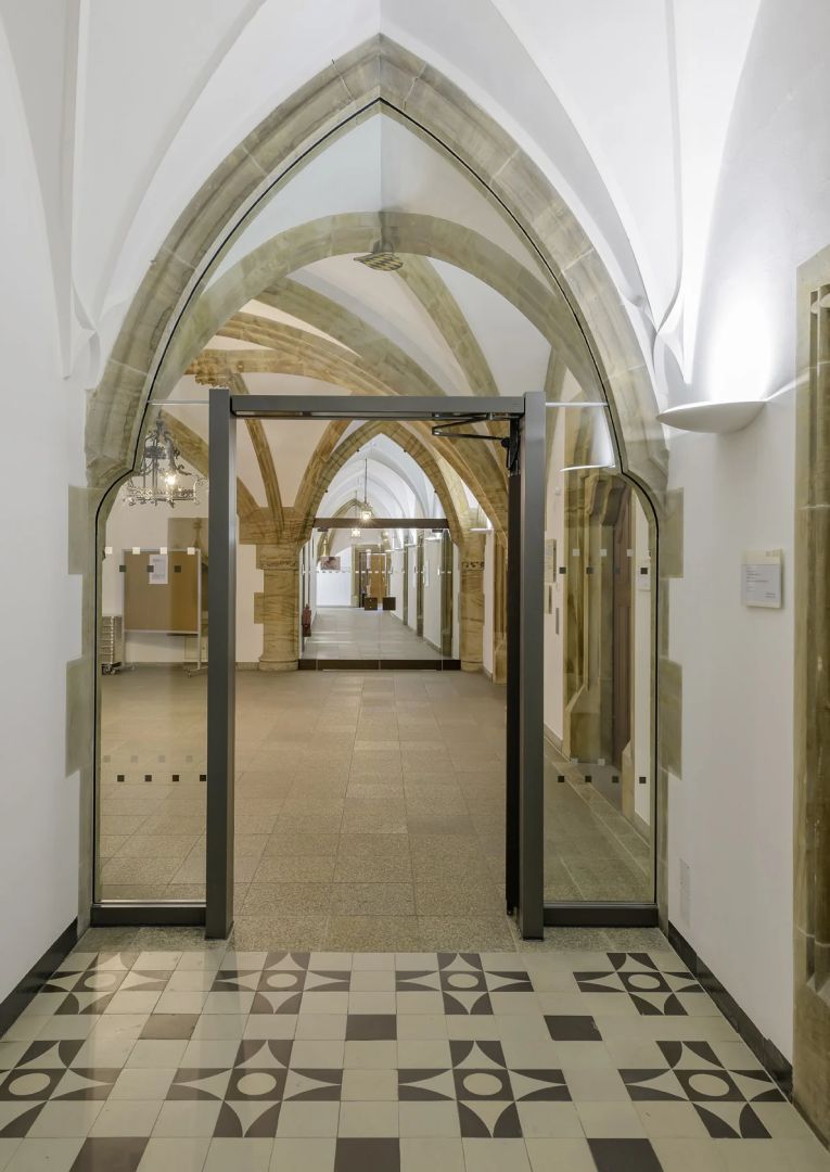 Brandschutzlösung unter Denkmalschutz in geschichtsträchtiger Architektur