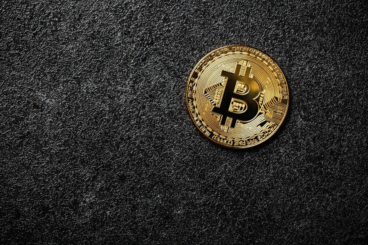 btc, bitcoin, cryptocurrency, currency, crypto, gold, digital, blockchain, cryptography, 3d