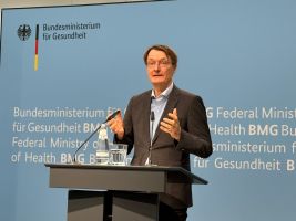 Bundesgesundheitsminister Lauterbach zum Pflegebeitragssatz