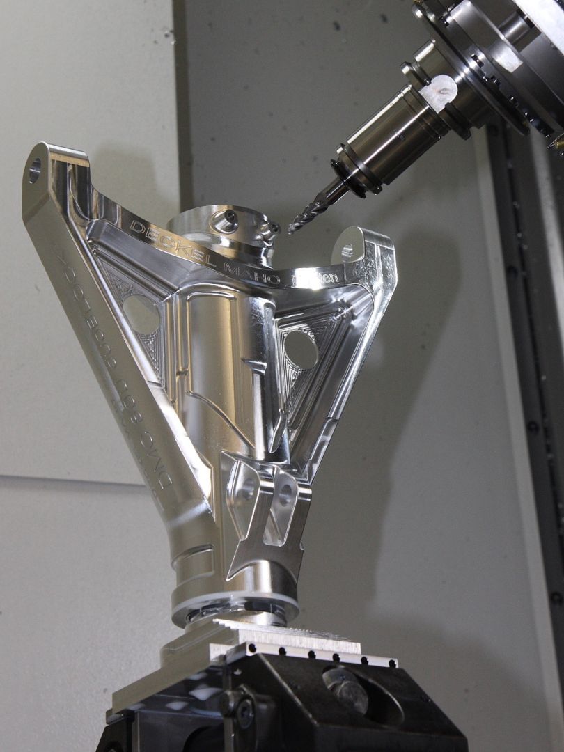 CAD/CAM-Lösung hyperMILL für die Luft- und Raumfahrt