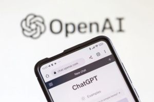 ChatGPT verschreckt Nutzer durch übertriebene Nettigkeit – und wird vom Netz genommen