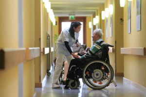 Chinesisches Pflegepersonal in Magdeburger Altenheim