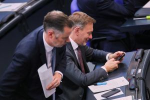 Christian Dürr und Christian Lindner im alten Bundestag (Archiv)