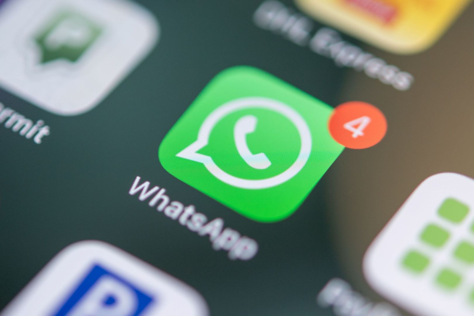 Das WhatsApp-Logo auf einem Smartphone