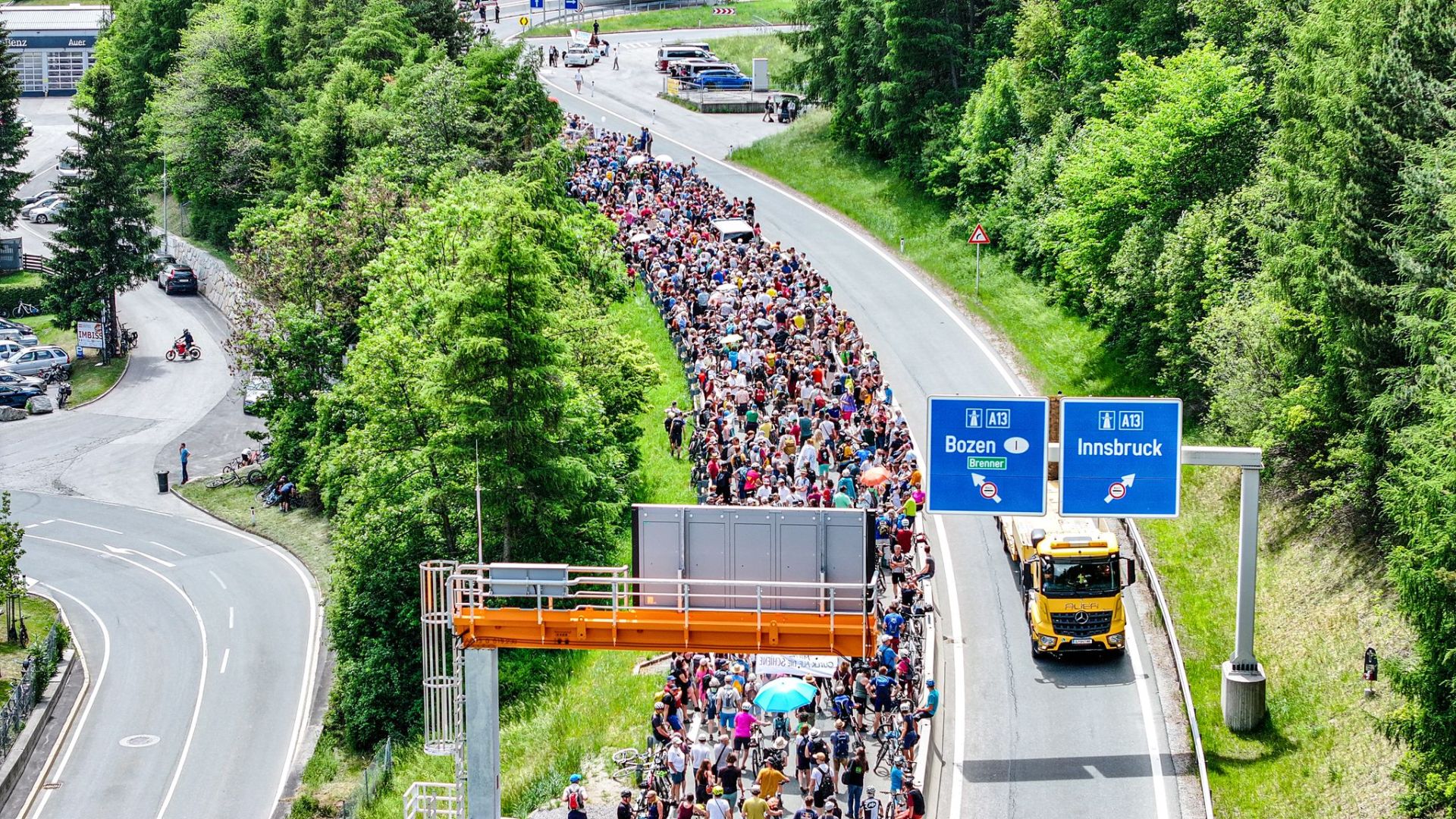 Demonstration und Totalsperre auf Brennerautobahn