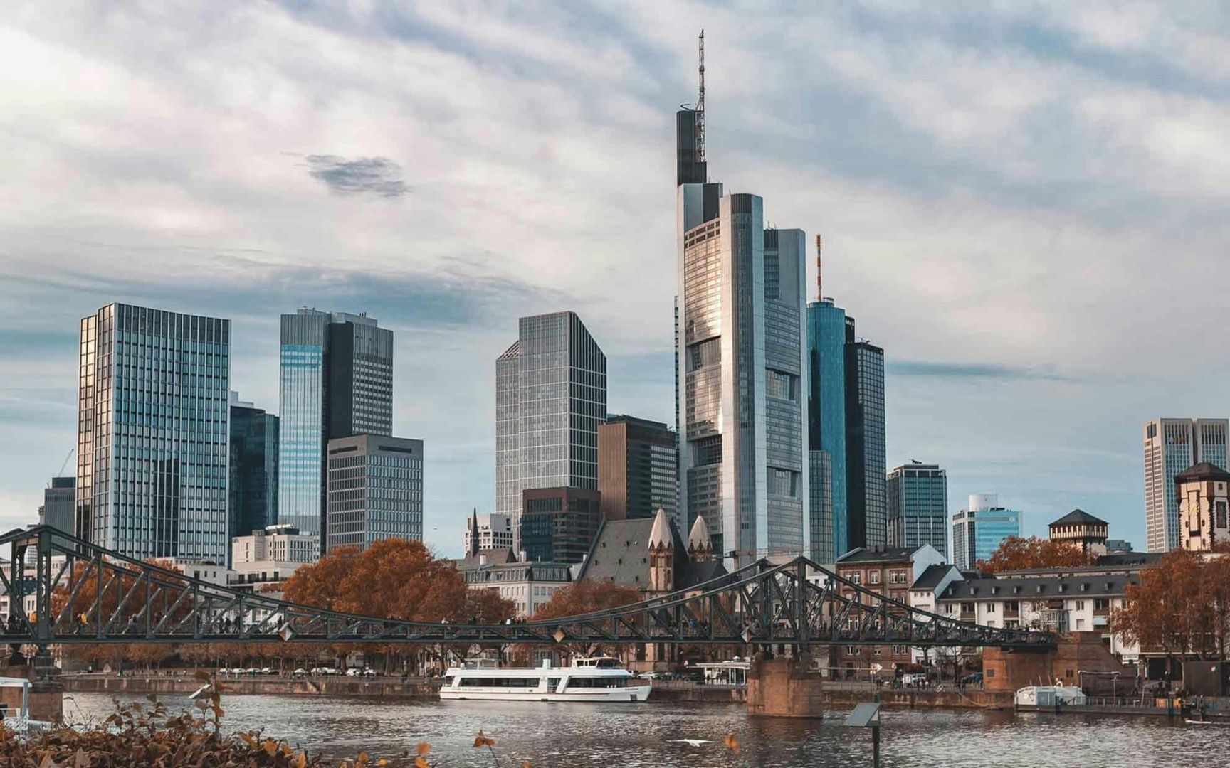 Deutsche Konjunkturerwartungen brechen ein – Enttäuschung über EU-US-Handelsabkommen belastet