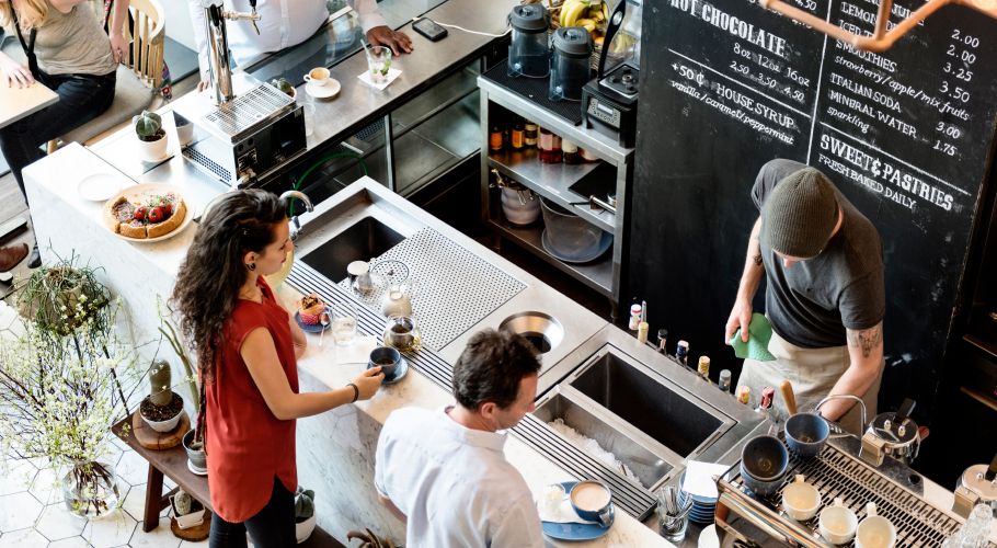 Dienstplanung für internationale Teams: Wie Du Sprachbarrieren überwindest