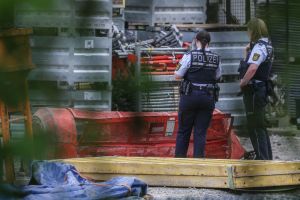 Drei Arbeiter sterben auf der Hochbrücken-Baustelle