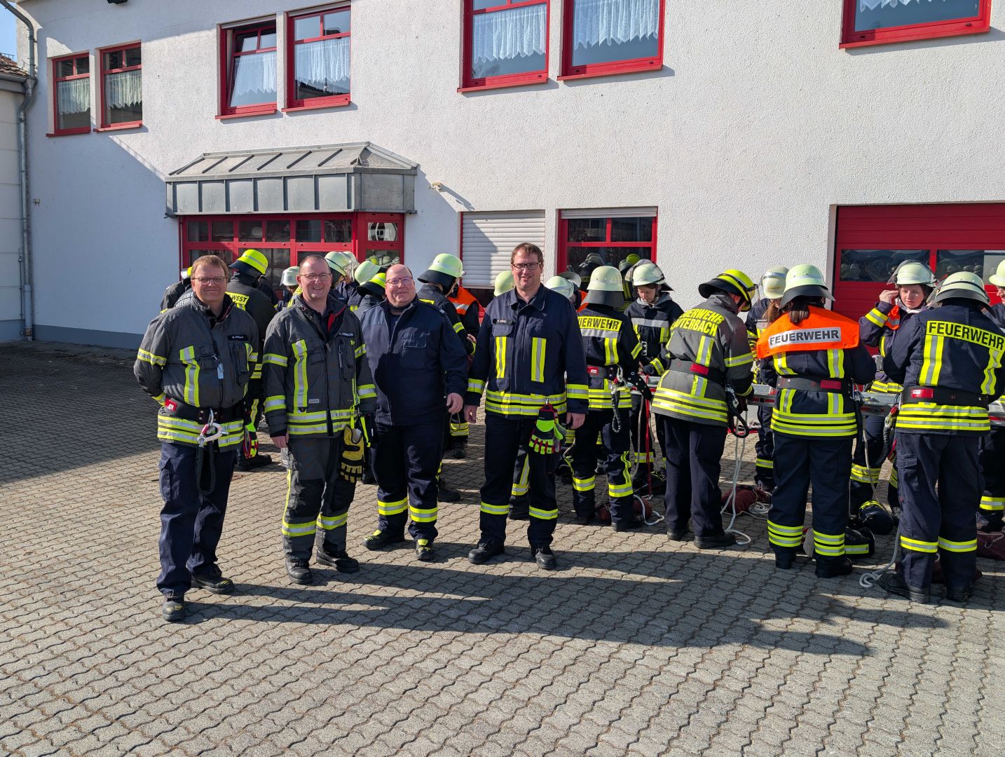 Ein unscheinbarer Dienst: Viele Ehrenamtliche sind in der Ausbildung der Feuerwehreinsatzkräfte im Kreis aktiv