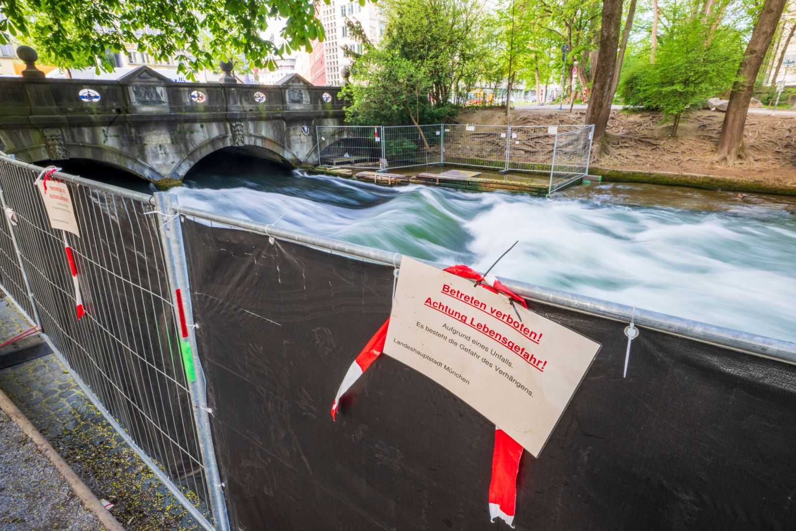 Eisbachwelle weiterhin gesperrt
