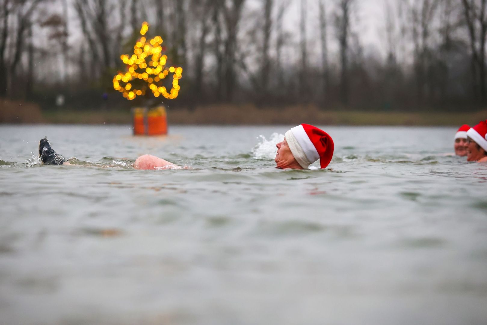 Eisbaden am ersten Advent