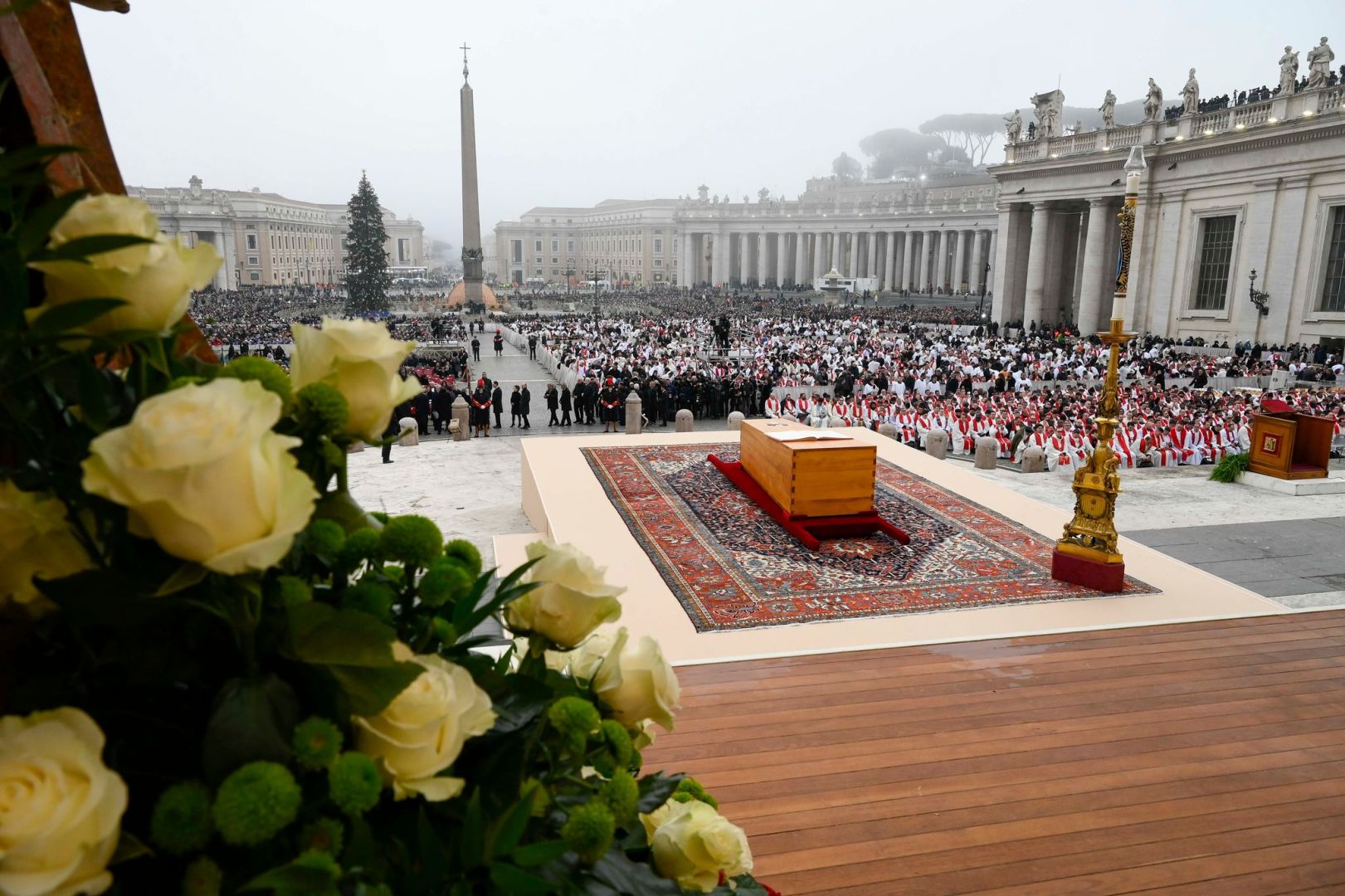 Emeritierter Papst Benedikt XVI. gestorben - Trauermesse