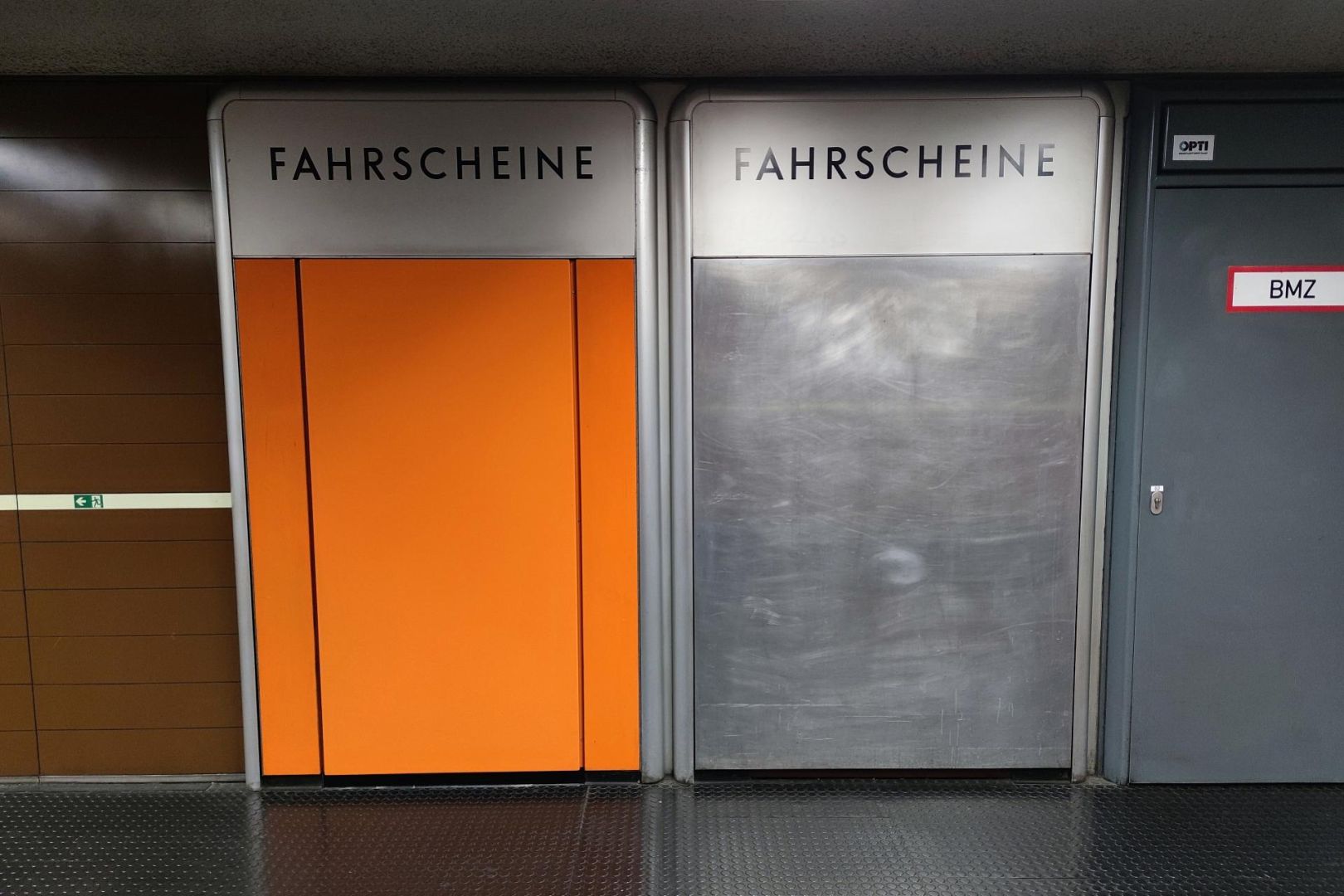 Entfernter Fahrscheinautomat (Archiv)
