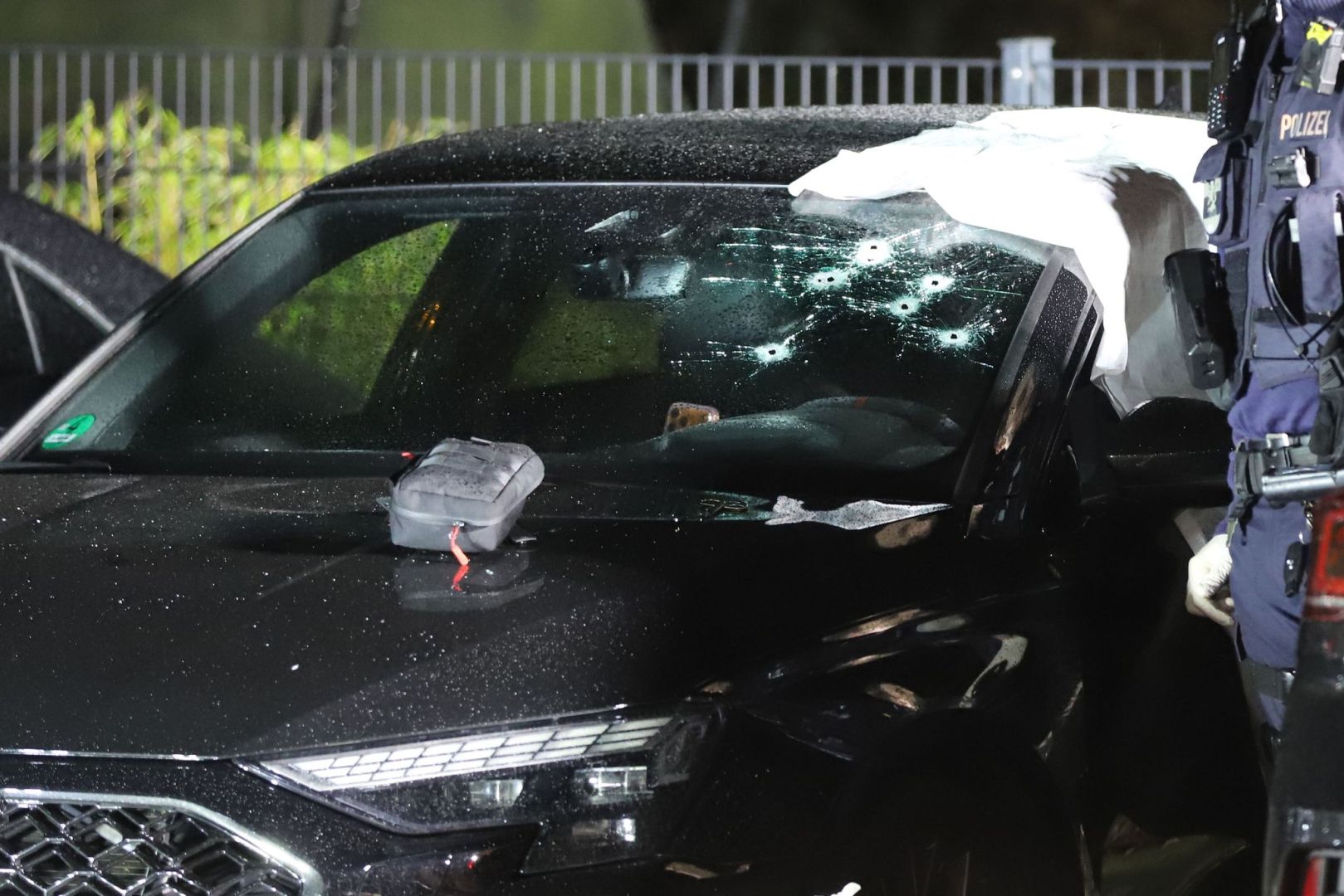 Er saß im Auto: 36-Jähriger in Köln angeschossen