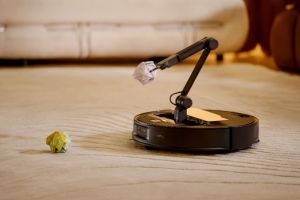 Erster Saugroboter mit Arm: Roborock Z70 startet bei 1.699 €