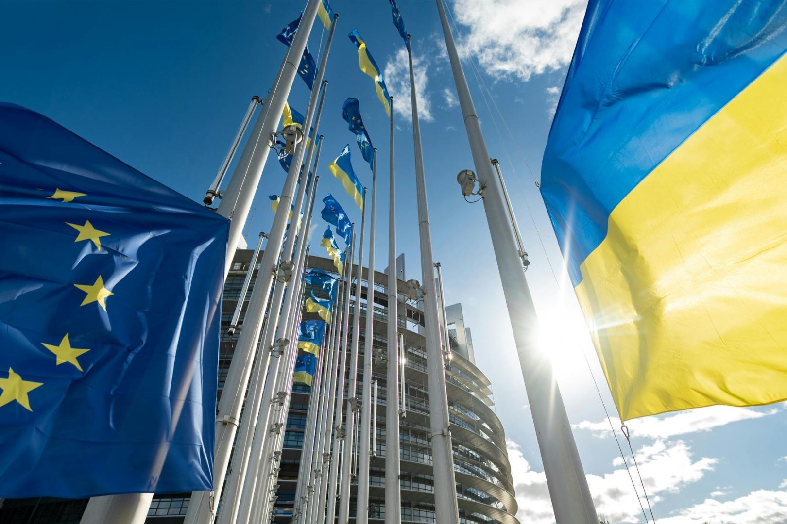 EU überweist weitere Milliardenhilfen an die Ukraine