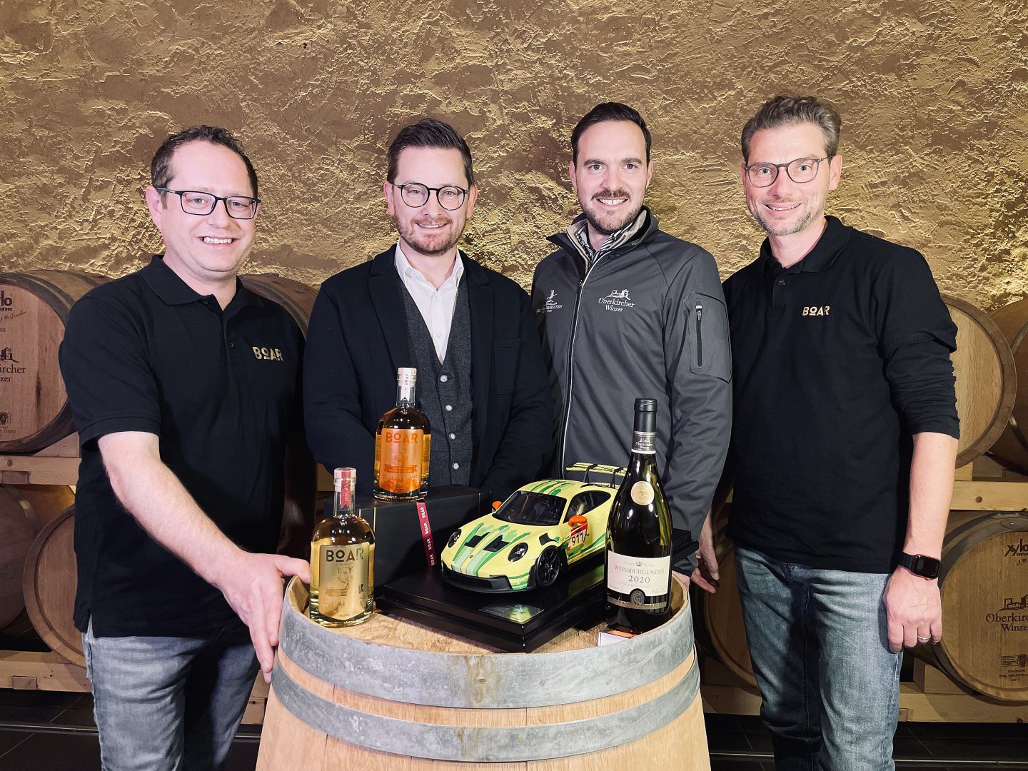 Exklusive Charity-Auktionen: BOAR Gin versteigert vier streng limitierte Sammlerflaschen für den guten Zweck