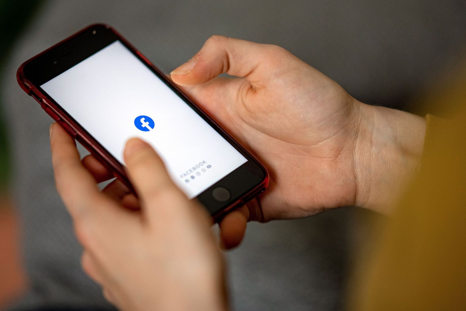 Facebook-App auf einem Smartphone