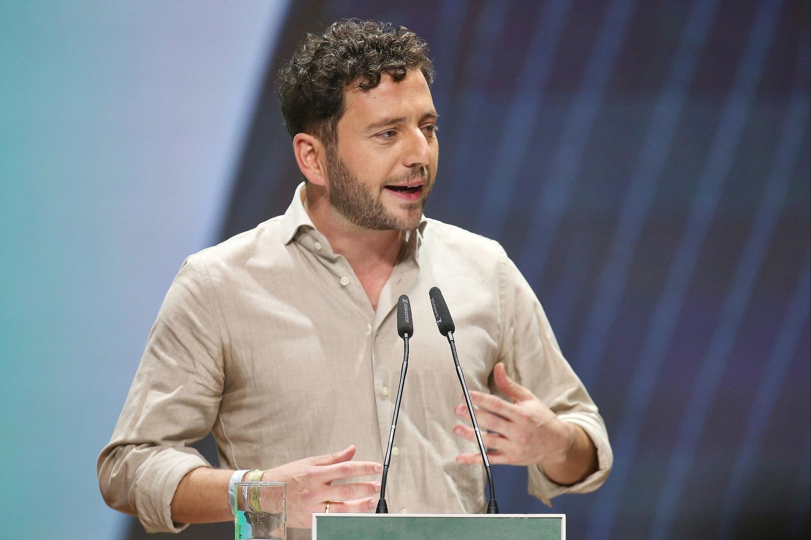 Felix Banaszak am 28.11.2025