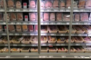 Fleisch und Wurst im Supermarkt (Archiv)