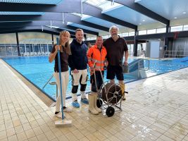 Flut im Meerwasser-Hallenbad