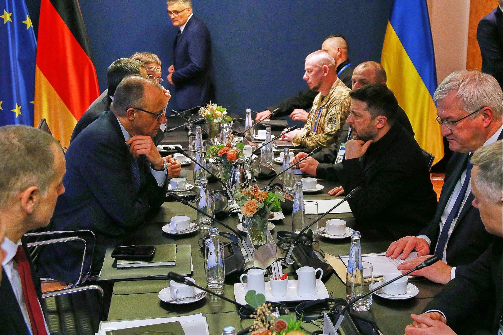 Friedrich Merz und Wolodymyr Selenskyj am 13.02.2026