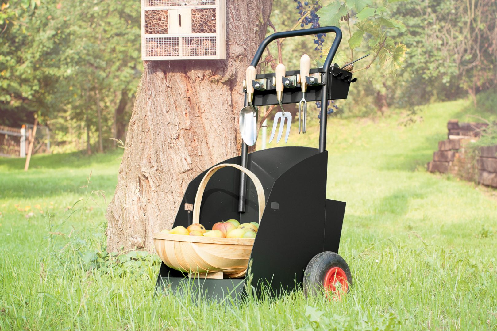 Gartenwagen GARDY – der mobile Helfer für Hobbygärtner | KNOBLOCH