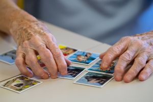 Gedächtnistraining im Altenheim