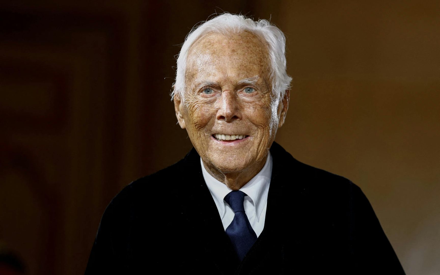 Giorgio Armani: Der Designer, der Minimalismus zum globalen Luxusimperium machte