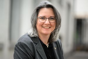 Goldene Ehrennadel für Susanne Leinberger